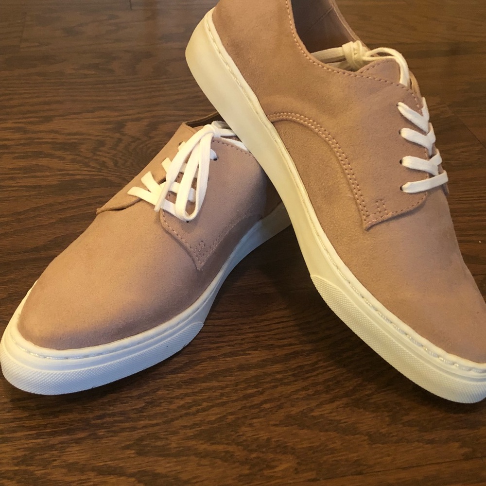 Does fashion sneakers